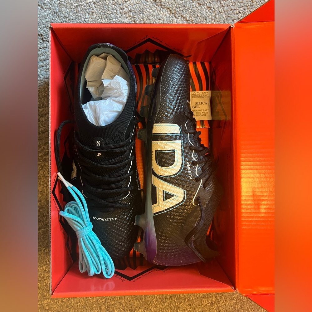 IDA | Women's Size 8 | Turf Outdoor Cleats | Worn 1x Excellent Used